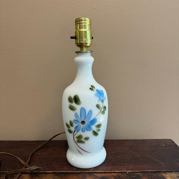 Vintage Milk Glass Hand‎ Painted Blue Floral Accent Table Bedside lamp WORKS - Picture 1 of 13